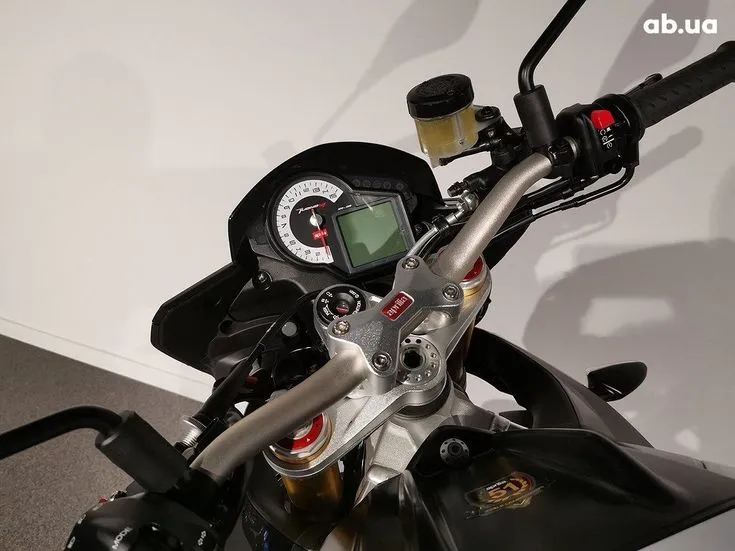 Aprilia Tuono Image 7